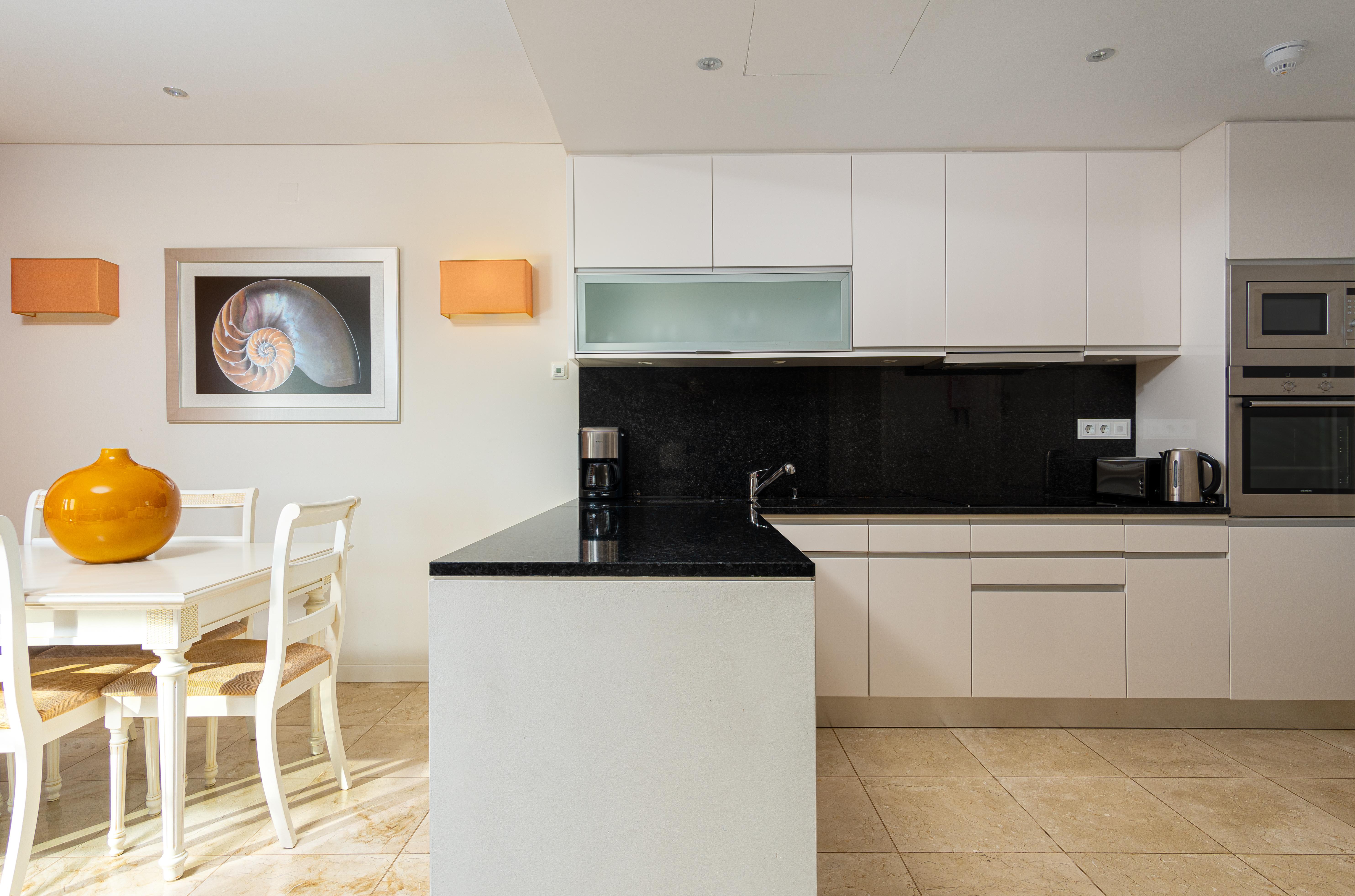 Monte Santo Resort Carvoeiro  Luaran gambar A modern kitchen