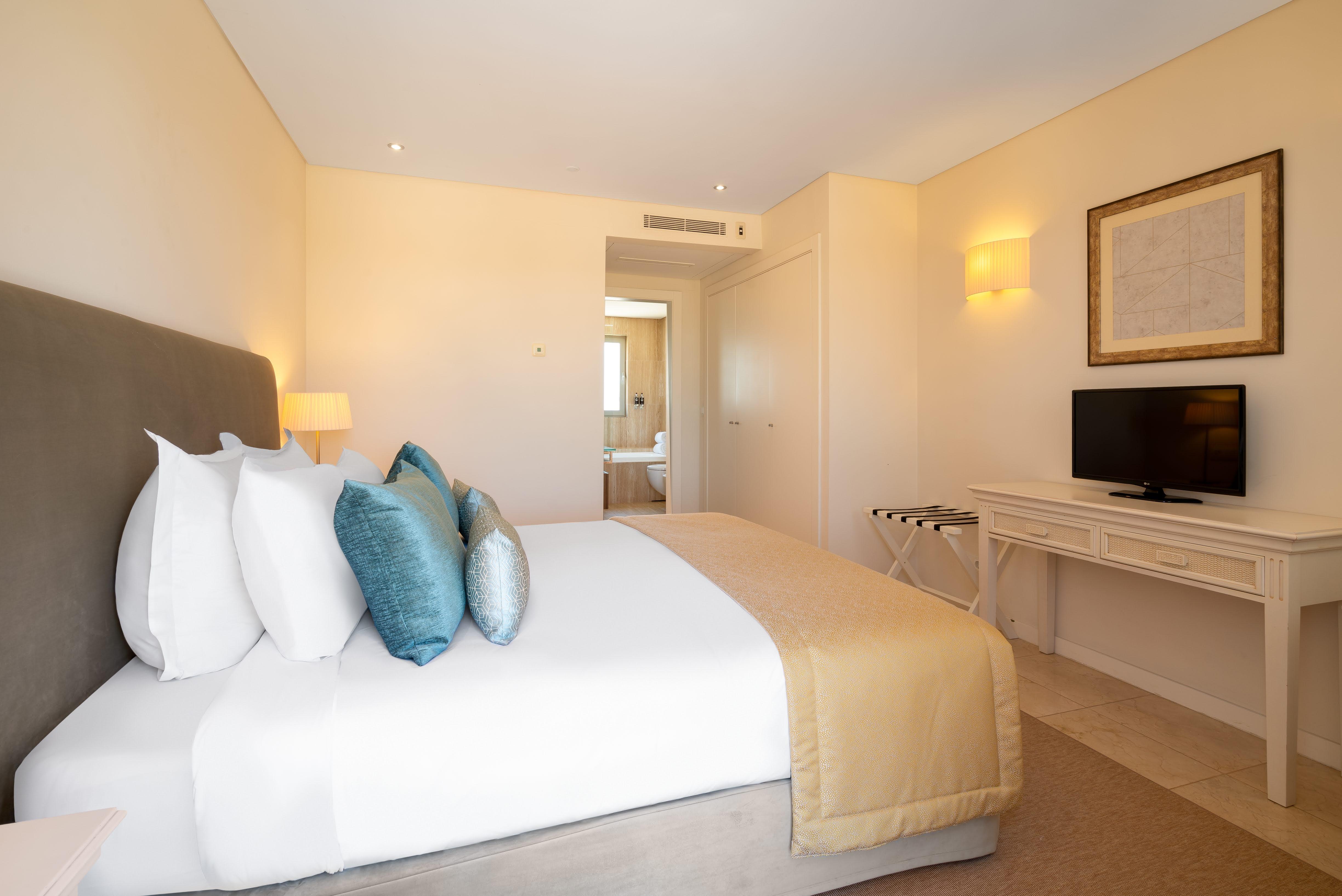 Monte Santo Resort Carvoeiro  Luaran gambar A bedroom at the hotel